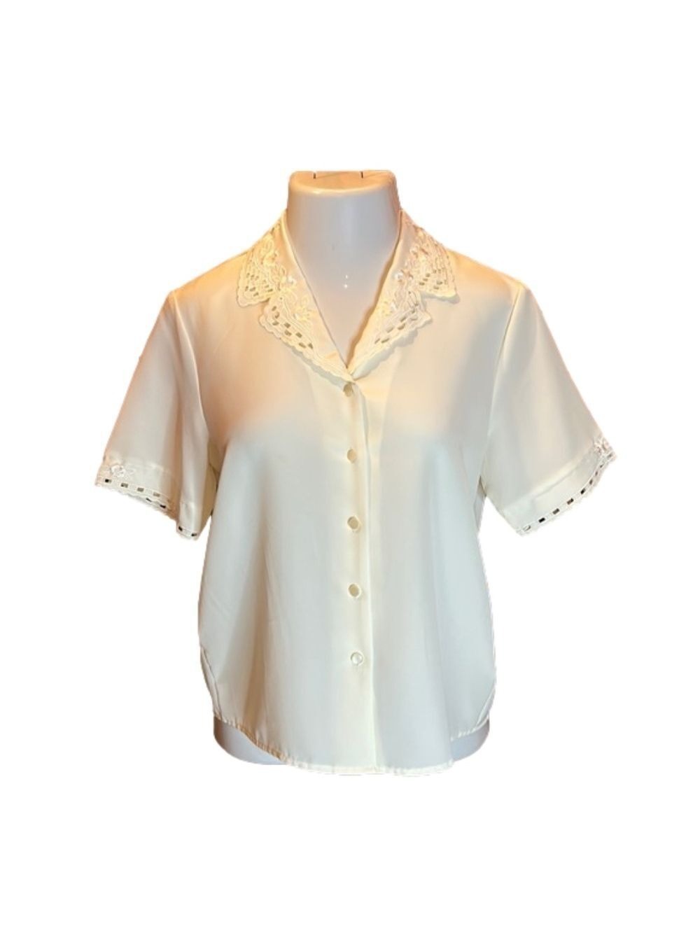 CHRISTIE & JILL Vintage Cream Short Sleeve Button Down Dressy Blouse Size 10P